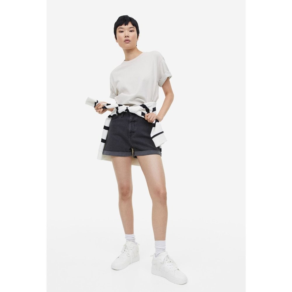 H&M Mom Ultra High Black Denim Shorts | Size 18